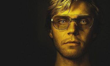 Monstruo: La historia de Jeffrey Dahmer (2022)